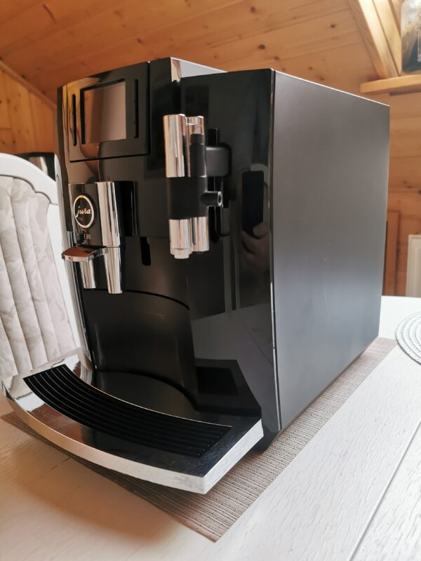 Jura E80 Piano Black - Image 2