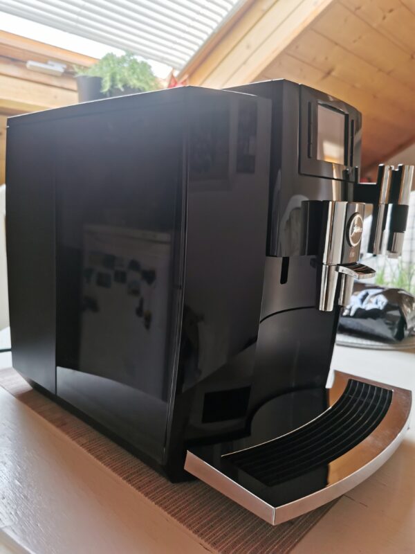 Jura E80 Piano Black - Image 3