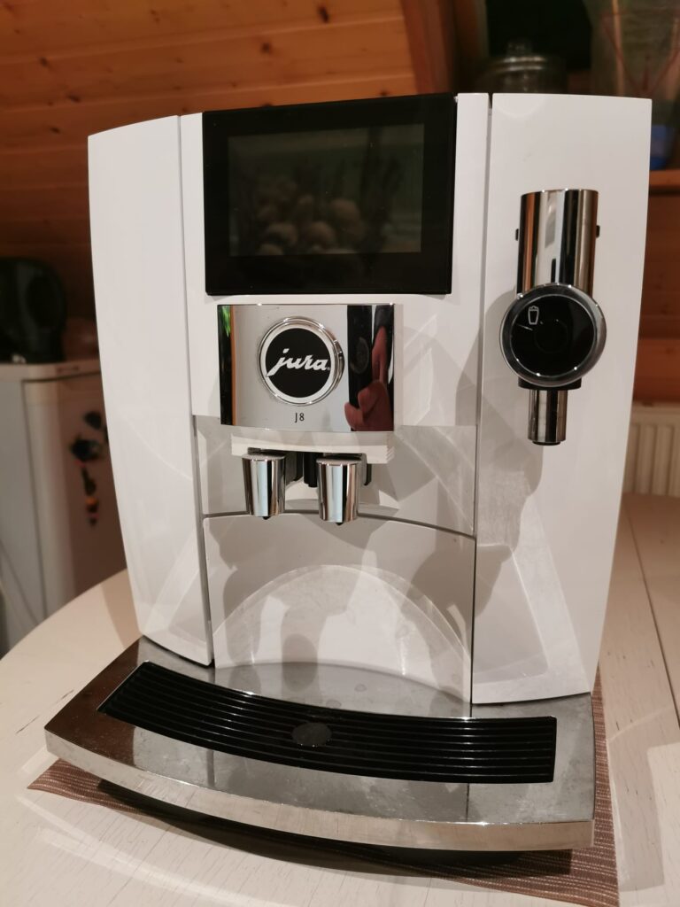 Jura J8 Piano White